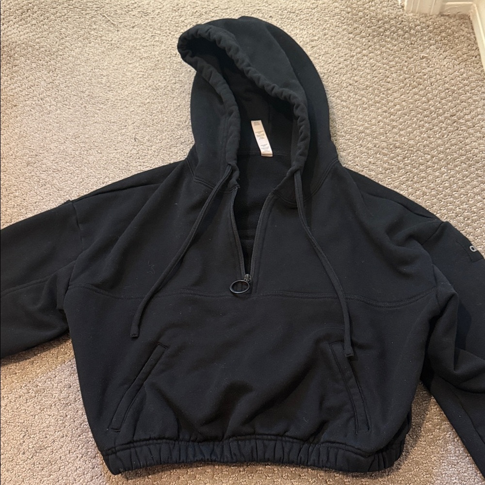 ALO Yoga Black Hoodie cropped